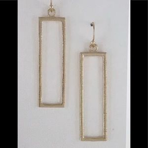 👚 Metallic fashion earrings